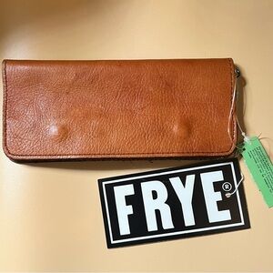 Vintage 1980s Leather FRYE Wallet Bag Never used Cognac w Tags